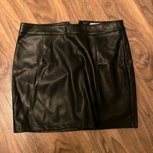 BNWT BLACK LEATHER SKIRT